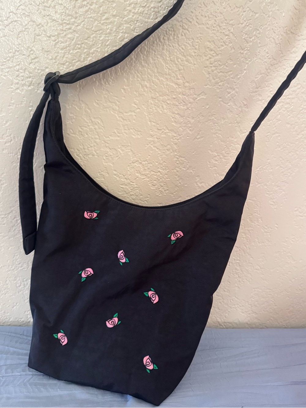BAGGU embroidered rosette sling bag